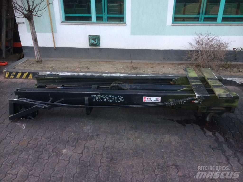 Toyota 6FD25 M-0240 Πυλώνες