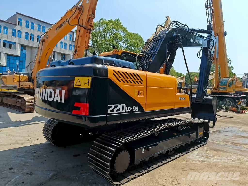 Hyundai R220LC-9S Εκσκαφείς με ερπύστριες
