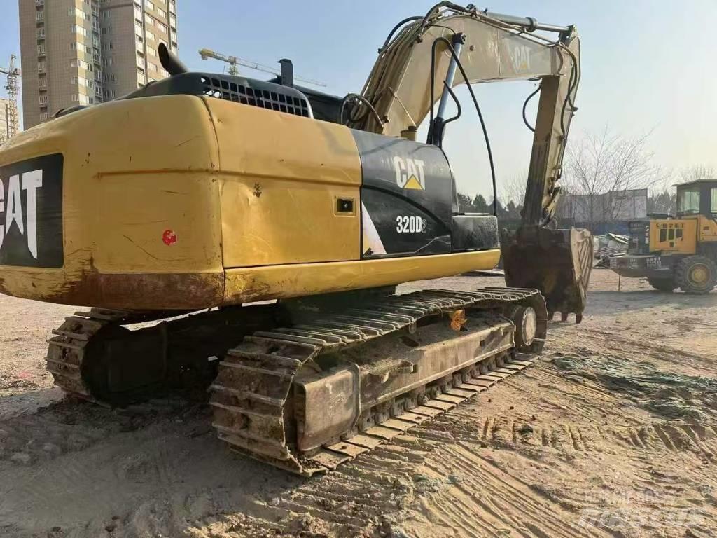 CAT 320 D2 Εκσκαφείς με ερπύστριες