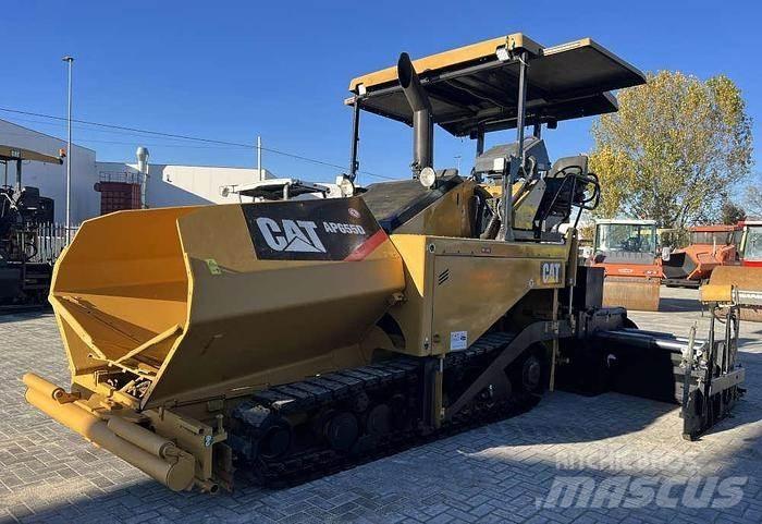 CAT AP 655D Επίστρωση ασφάλτου
