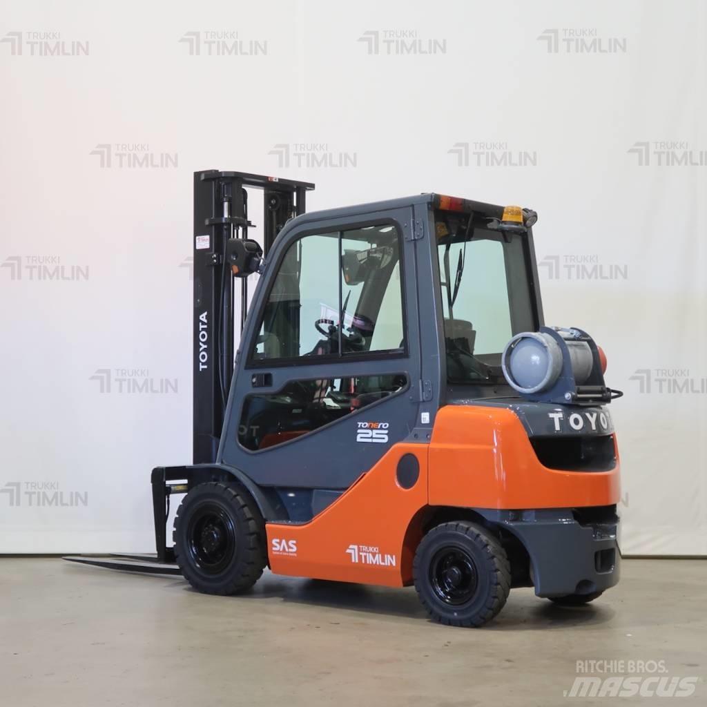 Toyota 02-8FGF25 Περονοφόρα ανυψωτικά κλαρκ με φυσικό αέριο LPG