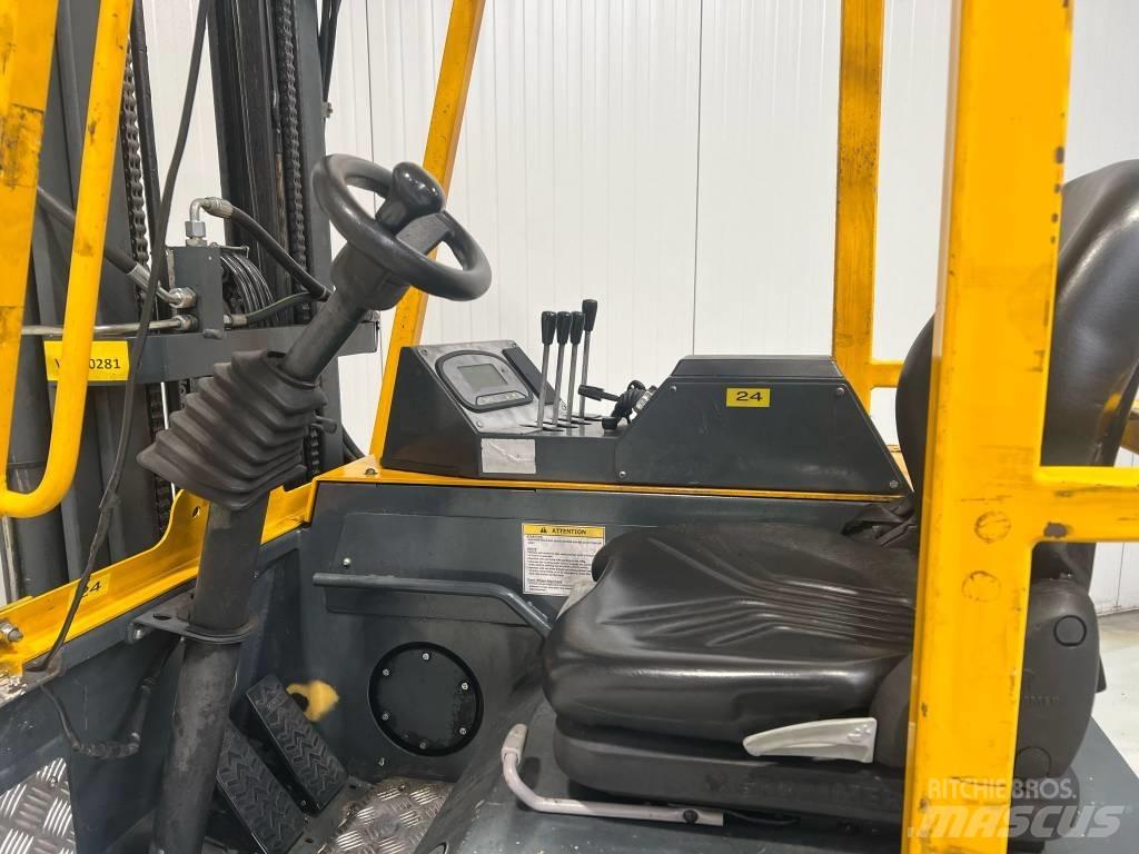 Combilift CBE2500 Ανυψωτικά στενών δρόμων 4 κατευθύνσεων