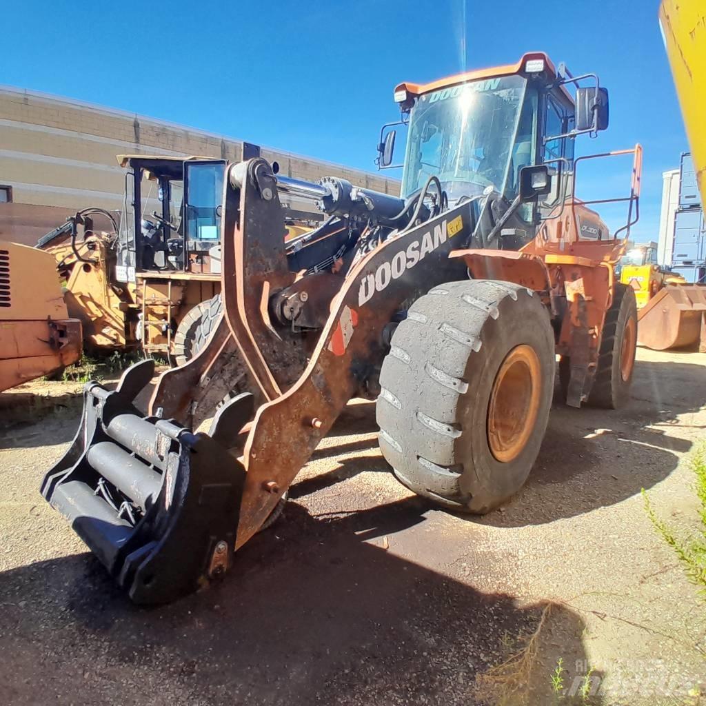 Doosan DL 300-5 Φορτωτές με λάστιχα (Τροχοφόροι)