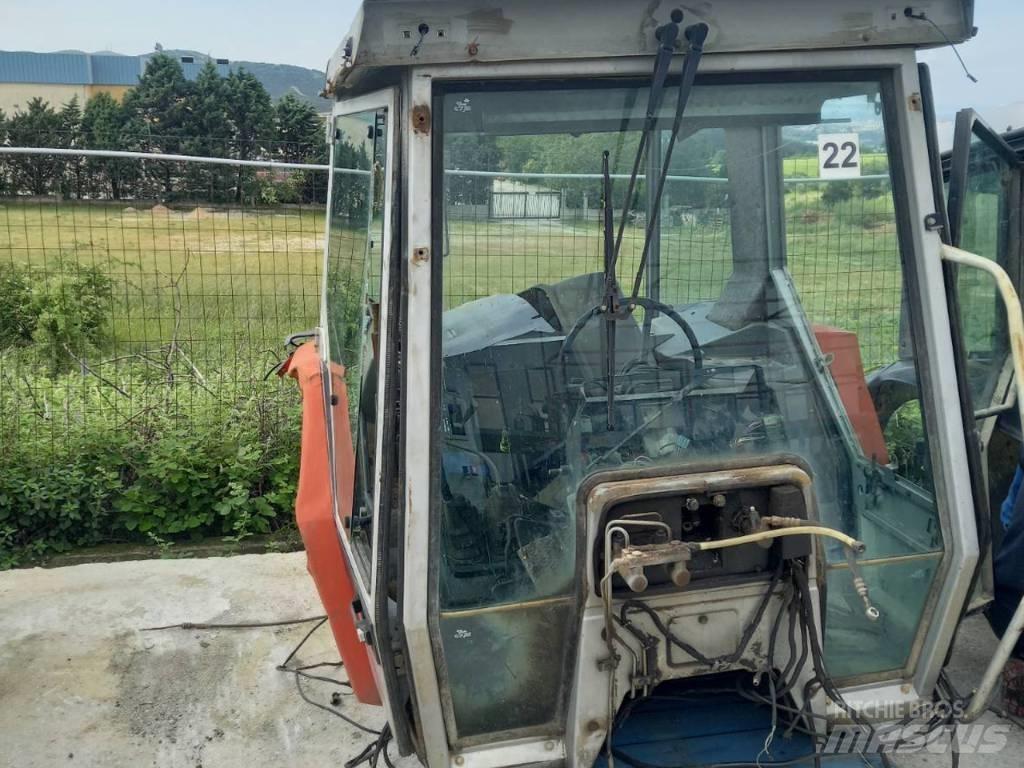 Massey Ferguson 3080 Καμπίνες και εσωτερικό