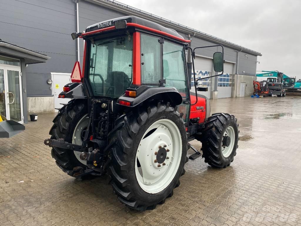 Valtra 700-4 Τρακτέρ