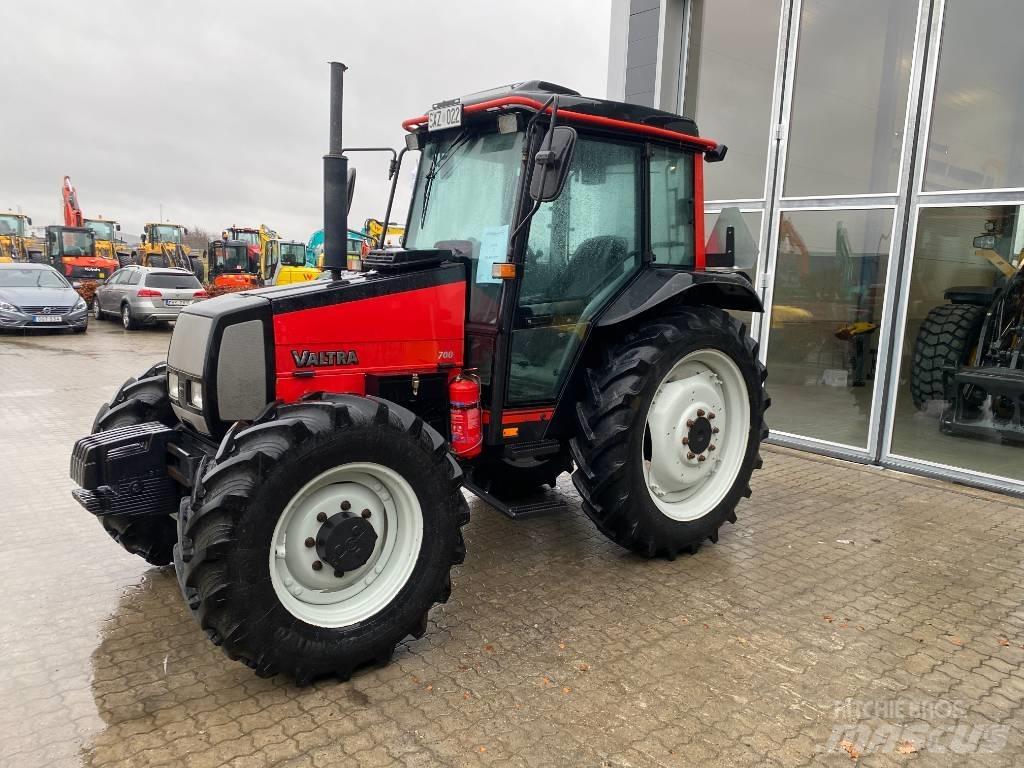 Valtra 700-4 Τρακτέρ