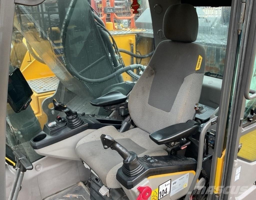 Volvo EC 300 EL Εκσκαφείς Φορτωτές τύπου JCB