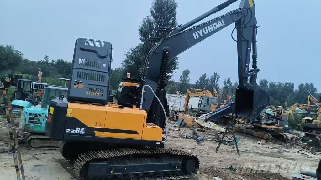 Hyundai HX220S Εκσκαφείς με ερπύστριες