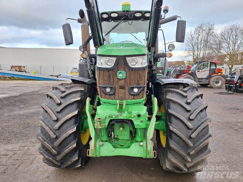 John Deere 6215R Τρακτέρ