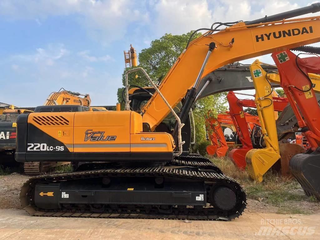 Hyundai R220LC-9S Εκσκαφείς με ερπύστριες