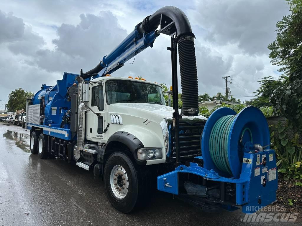 Mack GU713 Αποφρακτικά οχήματα