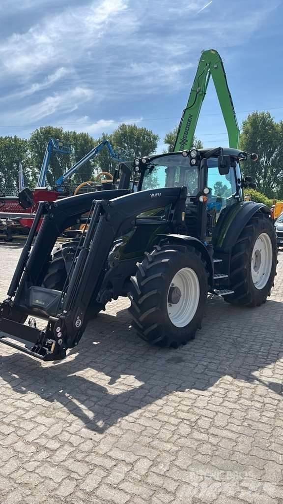 Valtra G135 Τρακτέρ
