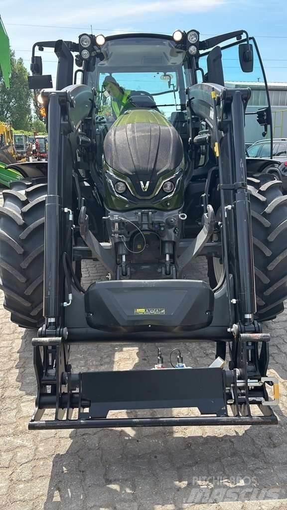 Valtra G135 Τρακτέρ