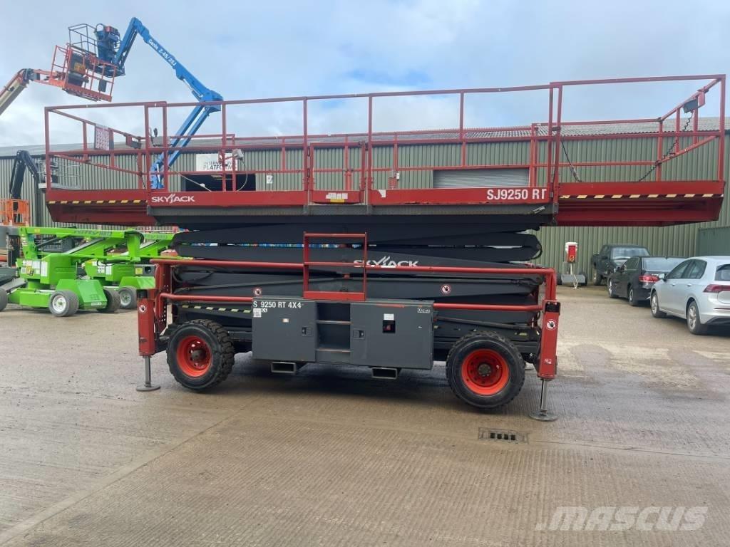SkyJack SJ 9250 RT Ανυψωτήρες ψαλιδωτής άρθρωσης