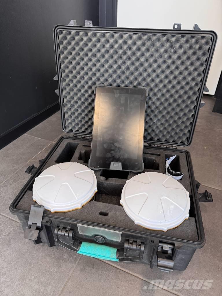 CAT 323 Εκσκαφείς με ερπύστριες