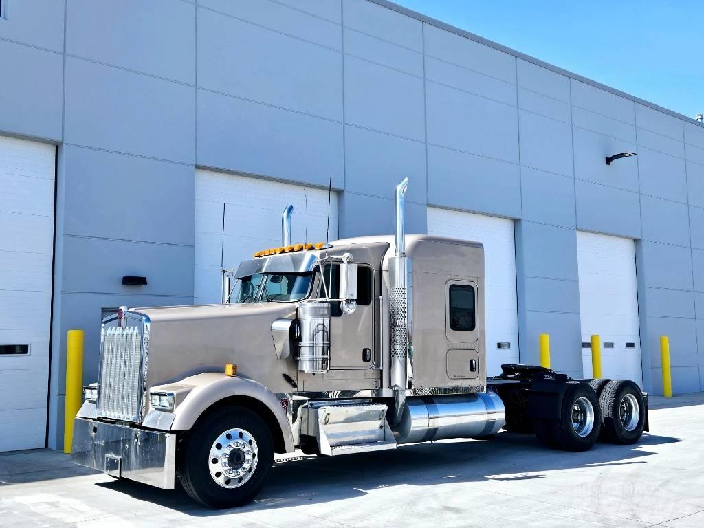 Kenworth W 900 Τράκτορες