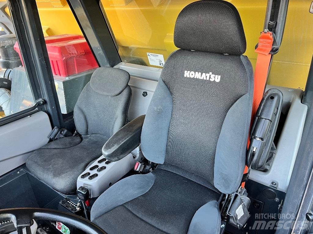 Komatsu 605-8 Άκαμπτα Dumper με ανατρεπόμενο κάδο