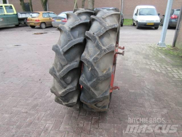 Goodyear 13.6/36 Ελαστικά και ζάντες