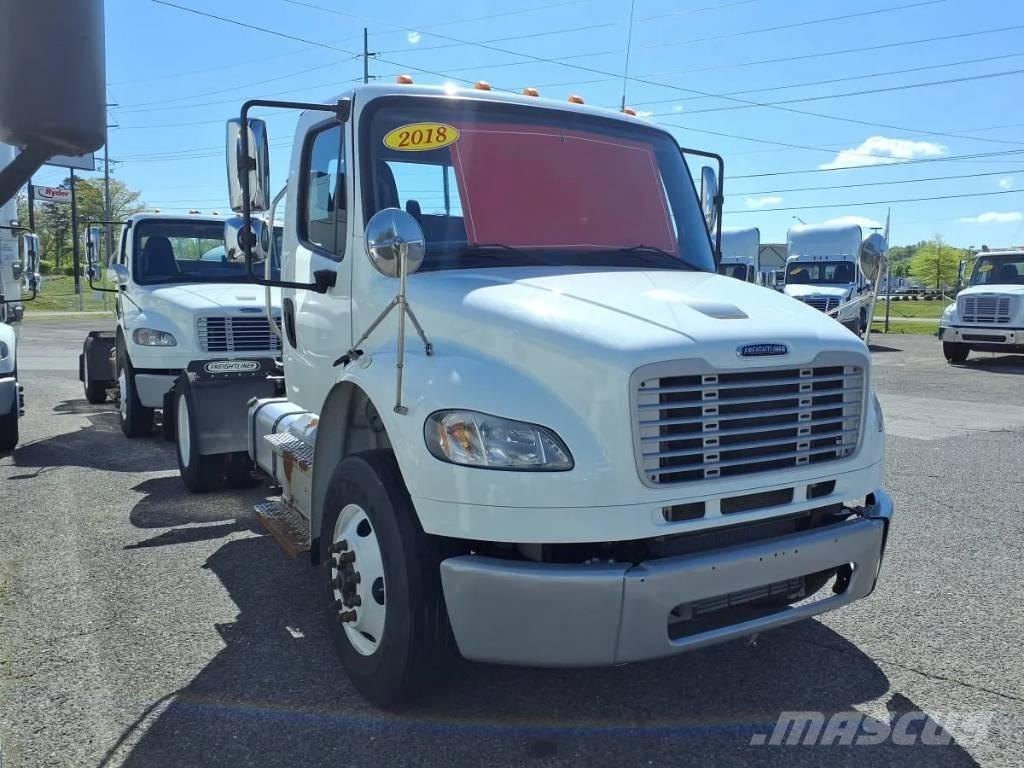 Freightliner M2 106 Τράκτορες