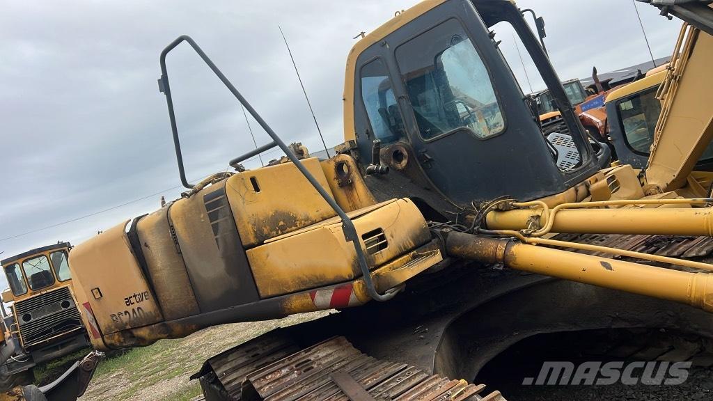 Komatsu PC 240 NLC Καμπίνες και εσωτερικό
