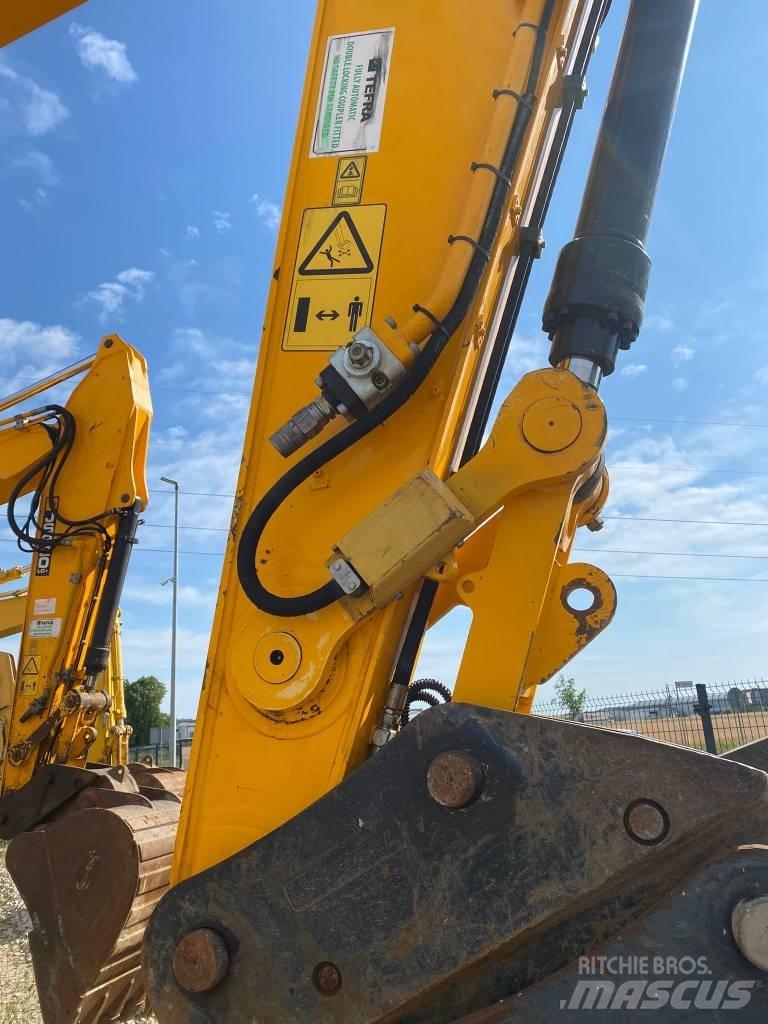 JCB 220 Εκσκαφείς με ερπύστριες