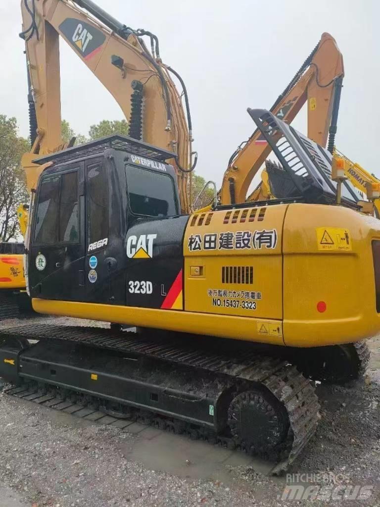CAT 323D2 Εκσκαφείς με ερπύστριες