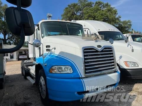 Mack CXN613 Τράκτορες