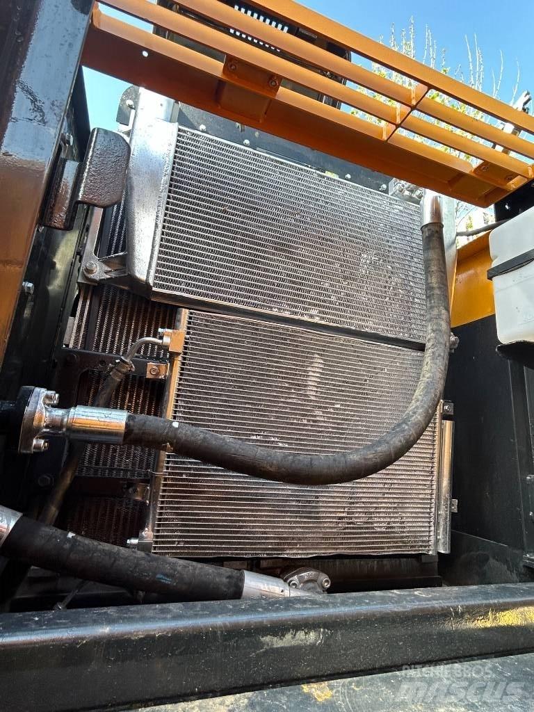 Hyundai 220LC-9S Εκσκαφείς με ερπύστριες