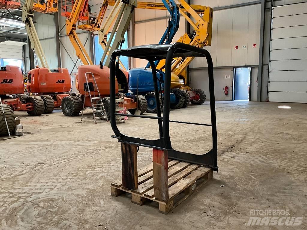 Kubota U 27-4 Καμπίνες και εσωτερικό