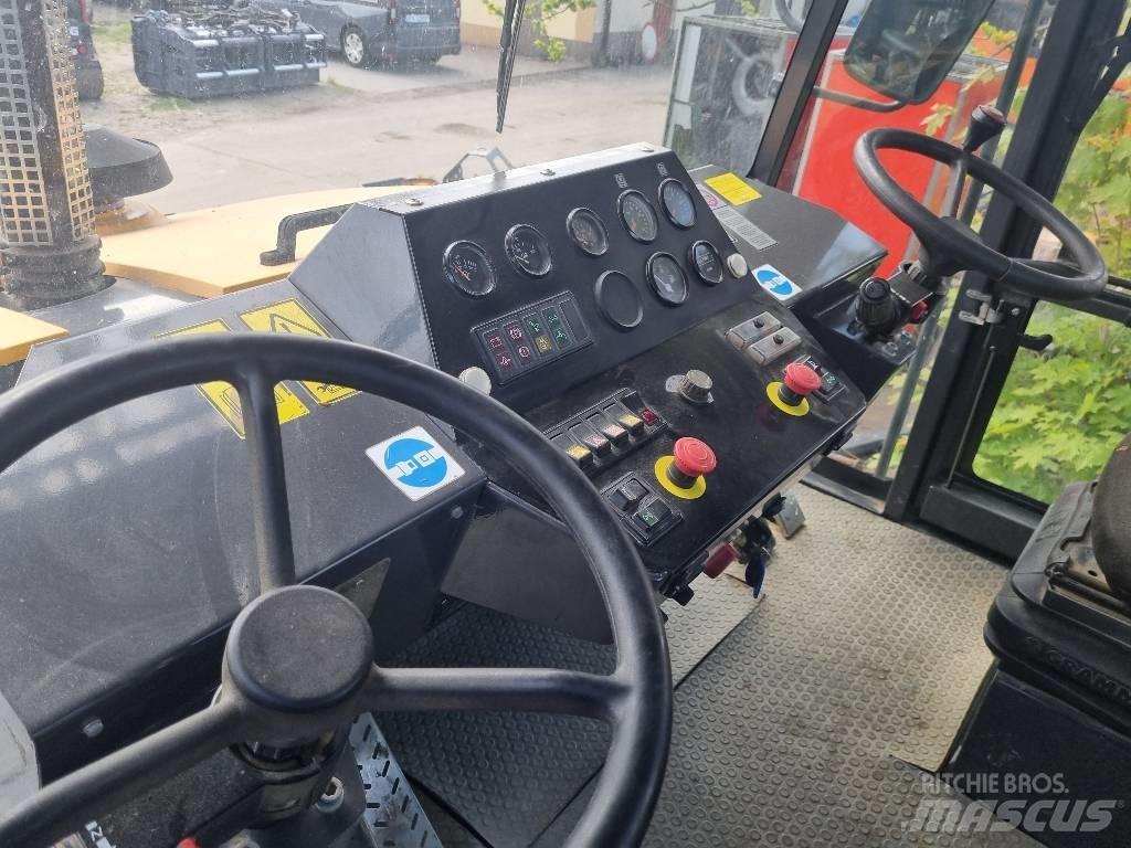 Ammann AP 240 Κύλινδροι με επίσωτρα με αέρα