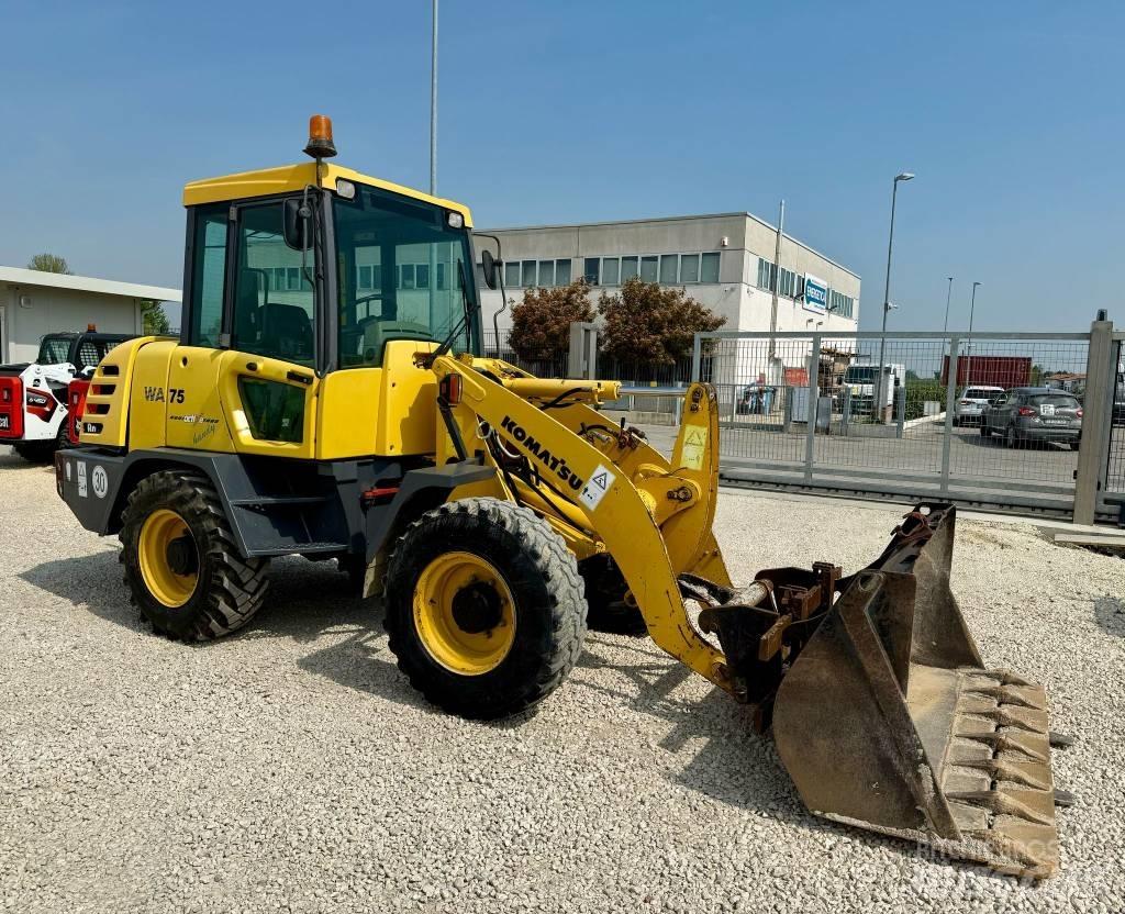 Komatsu WA 75 Φορτωτές με λάστιχα (Τροχοφόροι)