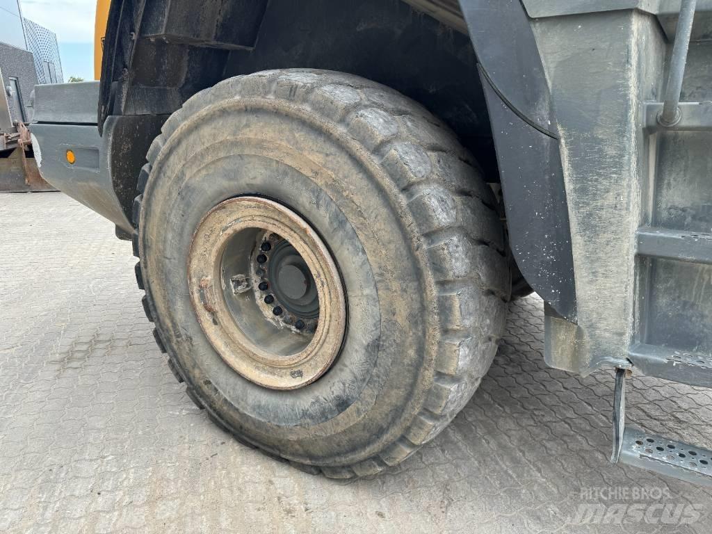 Liebherr L580 Φορτωτές με λάστιχα (Τροχοφόροι)