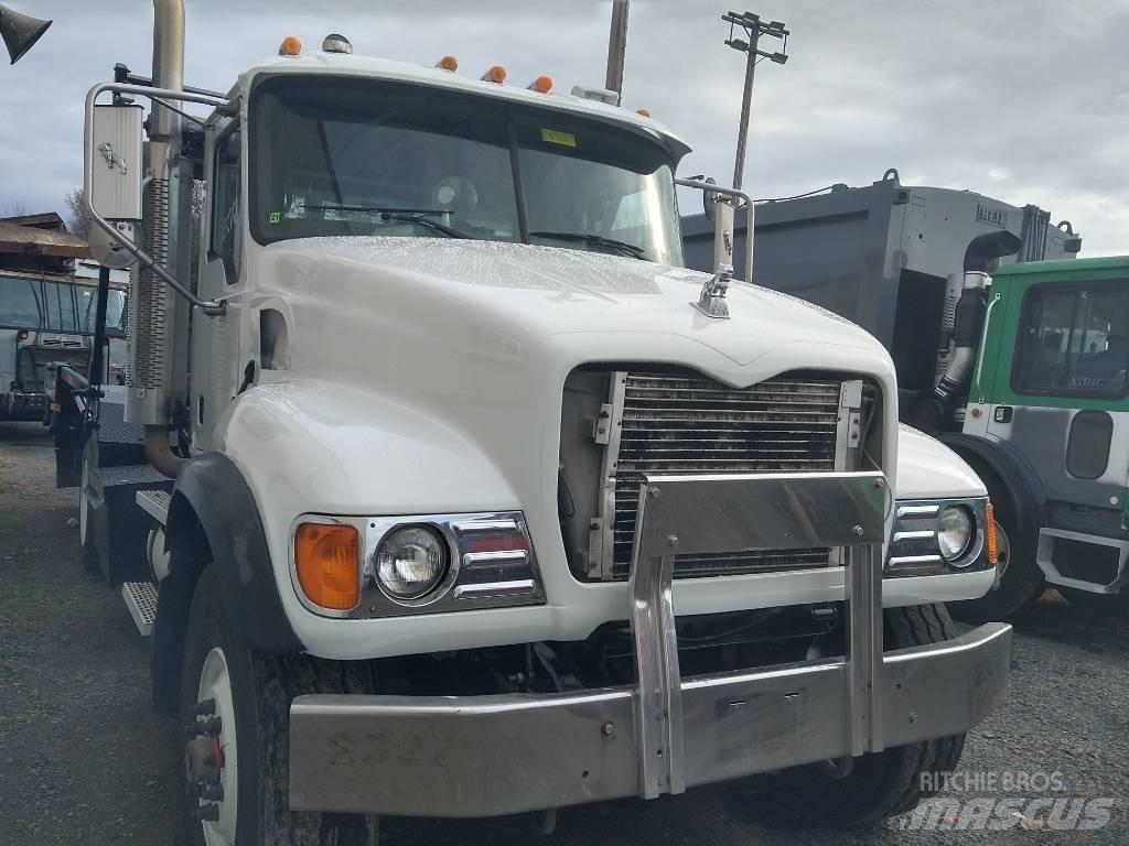 Mack CV 713 Απορριμματοφόρα