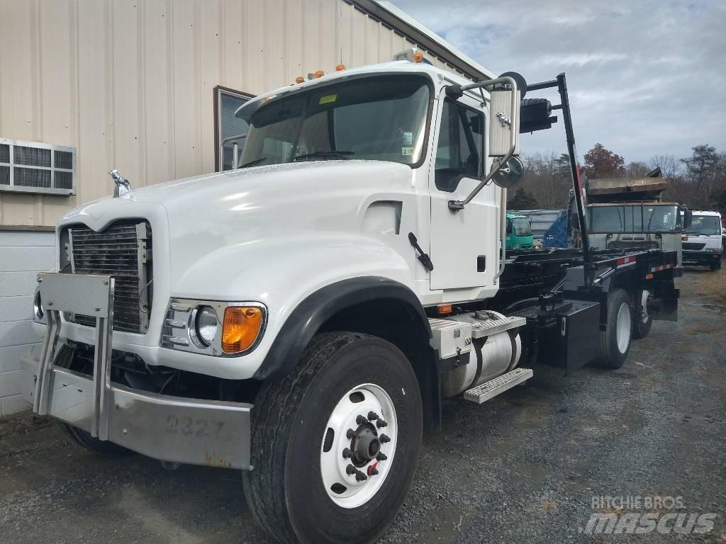 Mack CV 713 Απορριμματοφόρα