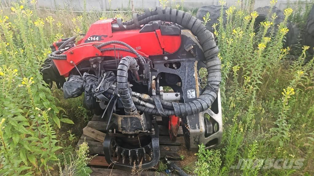 Komatsu C 144 Θεριζοαλωνιστικές μηχανές