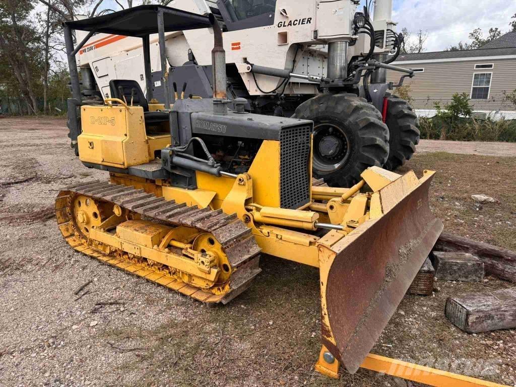 Komatsu D 21 P-5 Μπουλντόζες με ερπύστριες