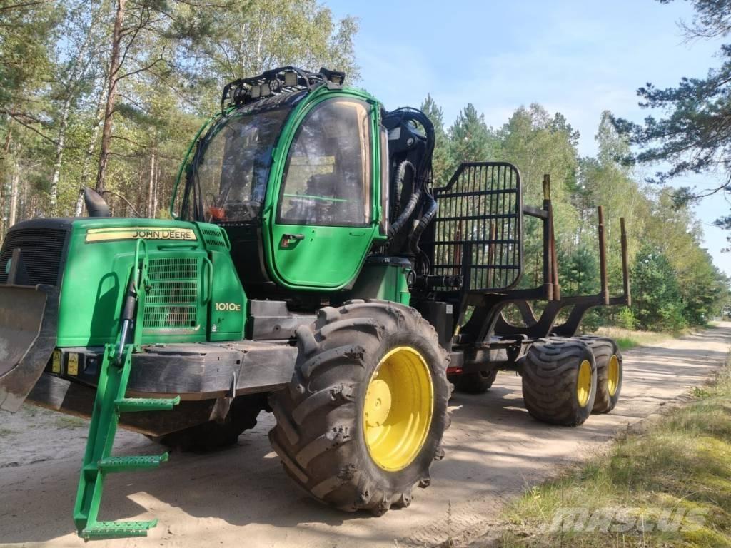 John Deere 1010 E Μεταφορείς ξυλείας