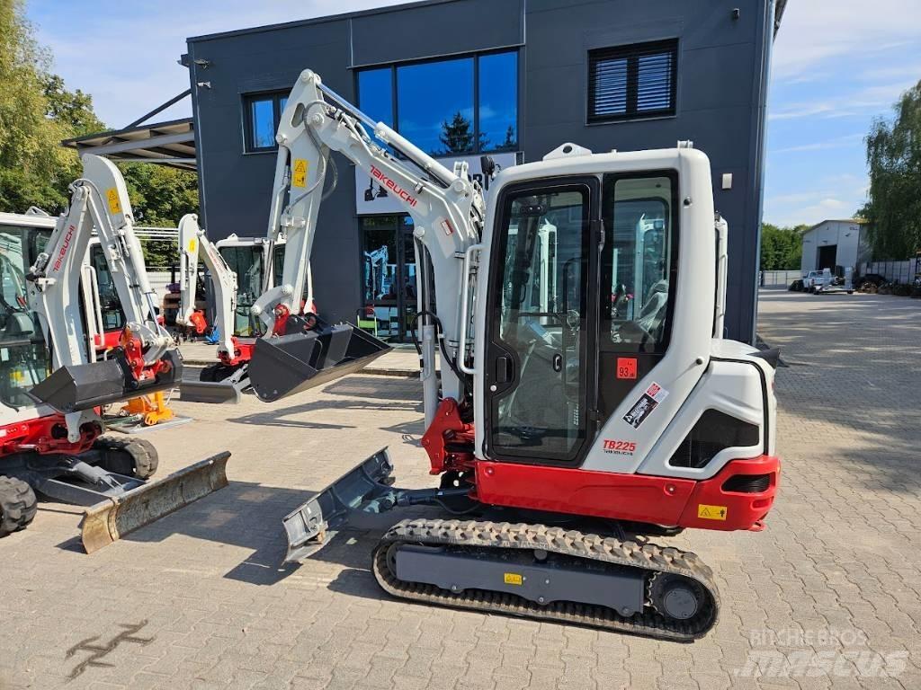 Takeuchi TB225 V0 Εκσκαφάκι (διαβολάκι) < 7t