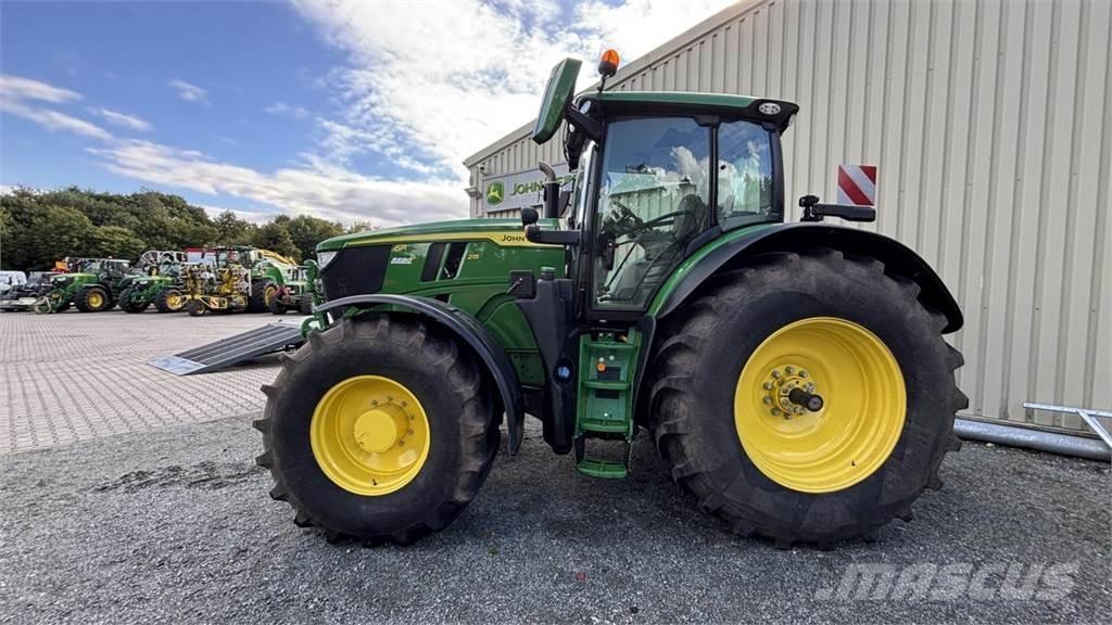 John Deere 6R215 Τρακτέρ