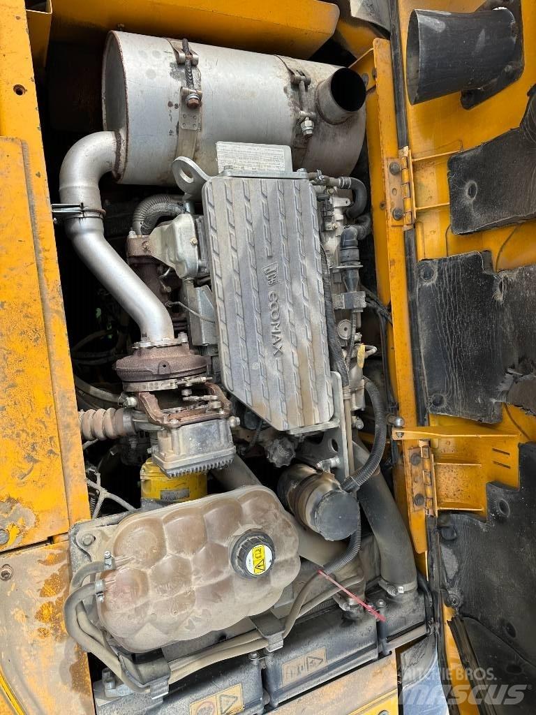 JCB JS 130 LC Εκσκαφείς με ερπύστριες