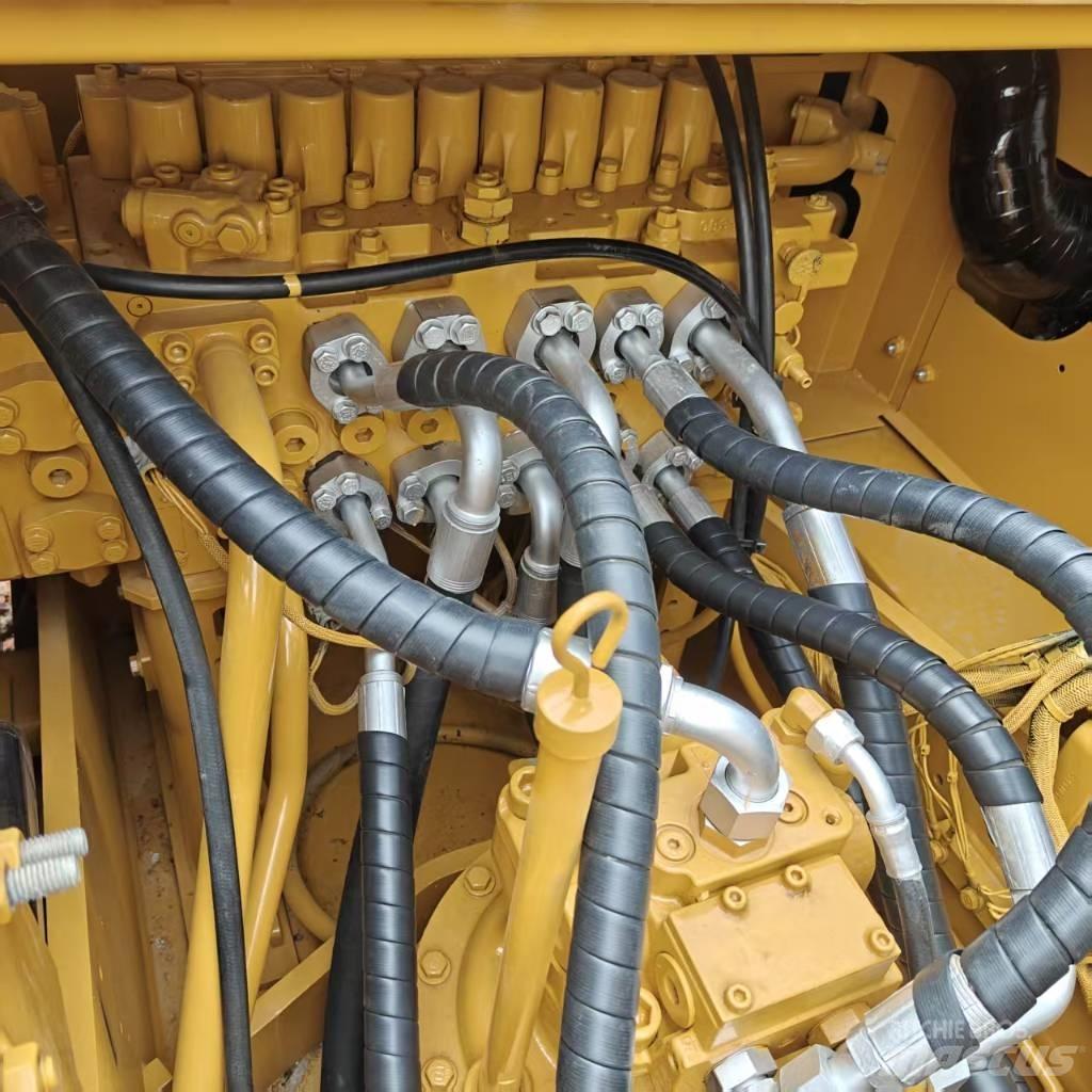 CAT 320 Εκσκαφείς με ερπύστριες