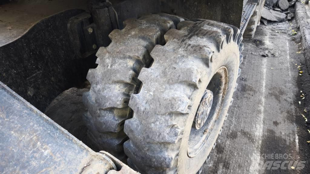 CAT 313 D Εκσκαφείς με τροχούς - λάστιχα