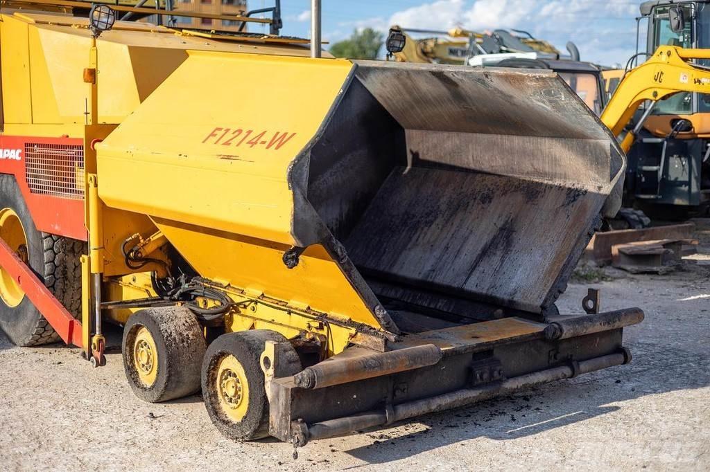Dynapac F121-4W Επίστρωση ασφάλτου