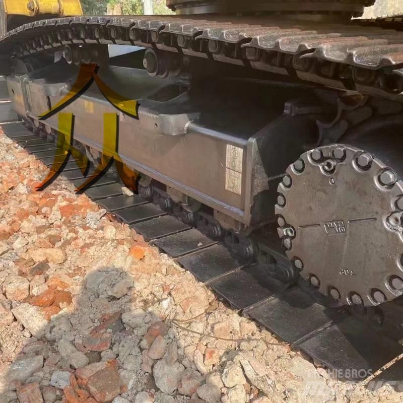 Komatsu PC 200 Εκσκαφείς με ερπύστριες