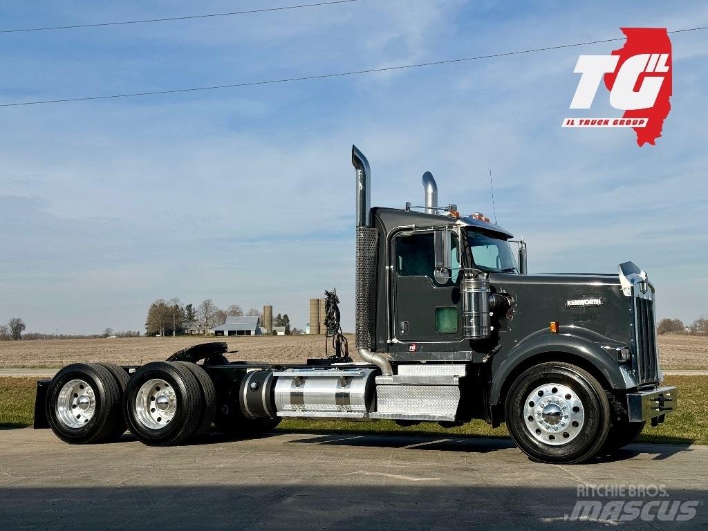 Kenworth W900 Τράκτορες