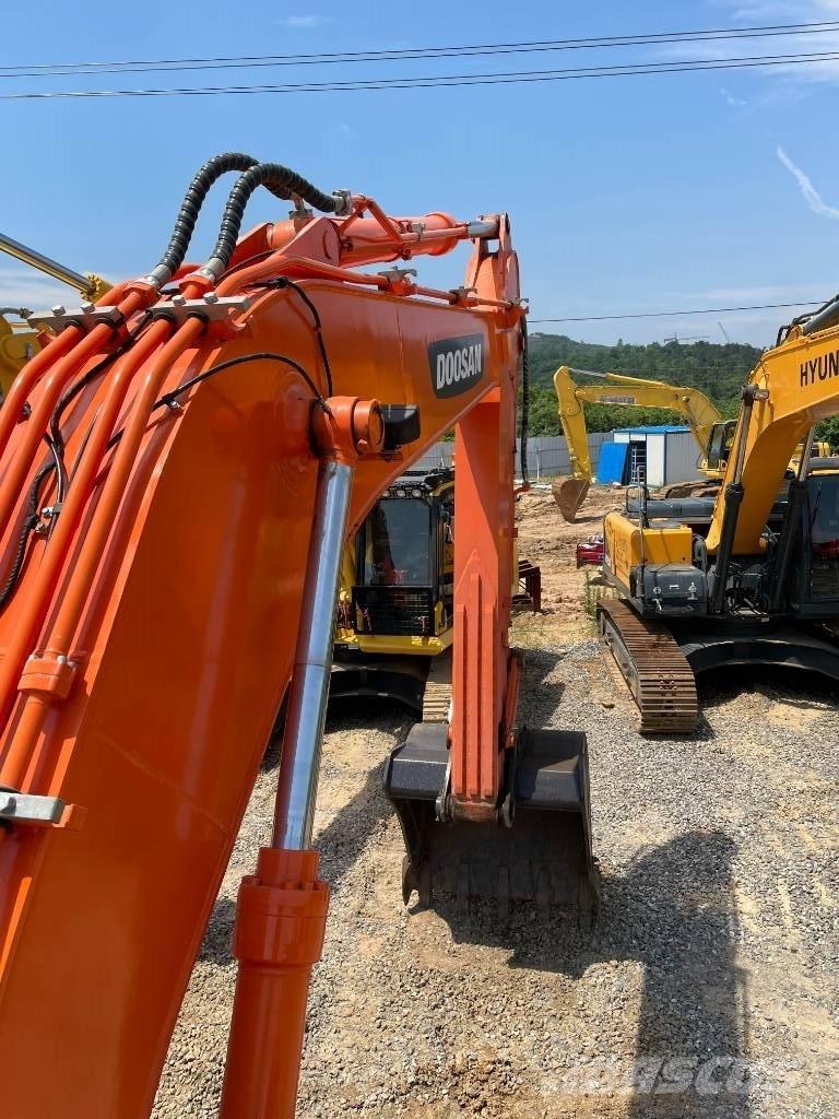 Doosan DX 260 Εκσκαφείς με ερπύστριες