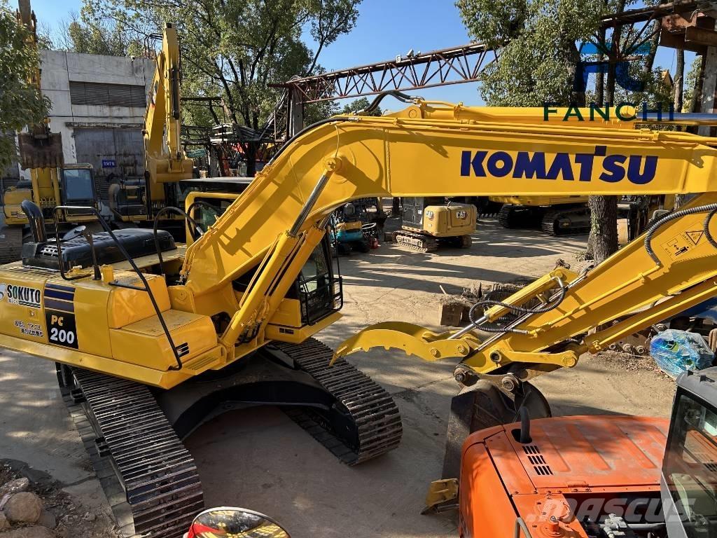 Komatsu PC 200 Εκσκαφείς με ερπύστριες