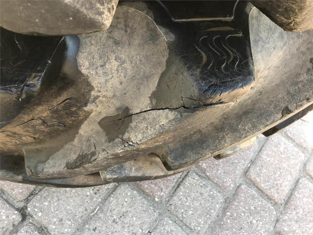 BKT 650/85R42 Ελαστικά και ζάντες