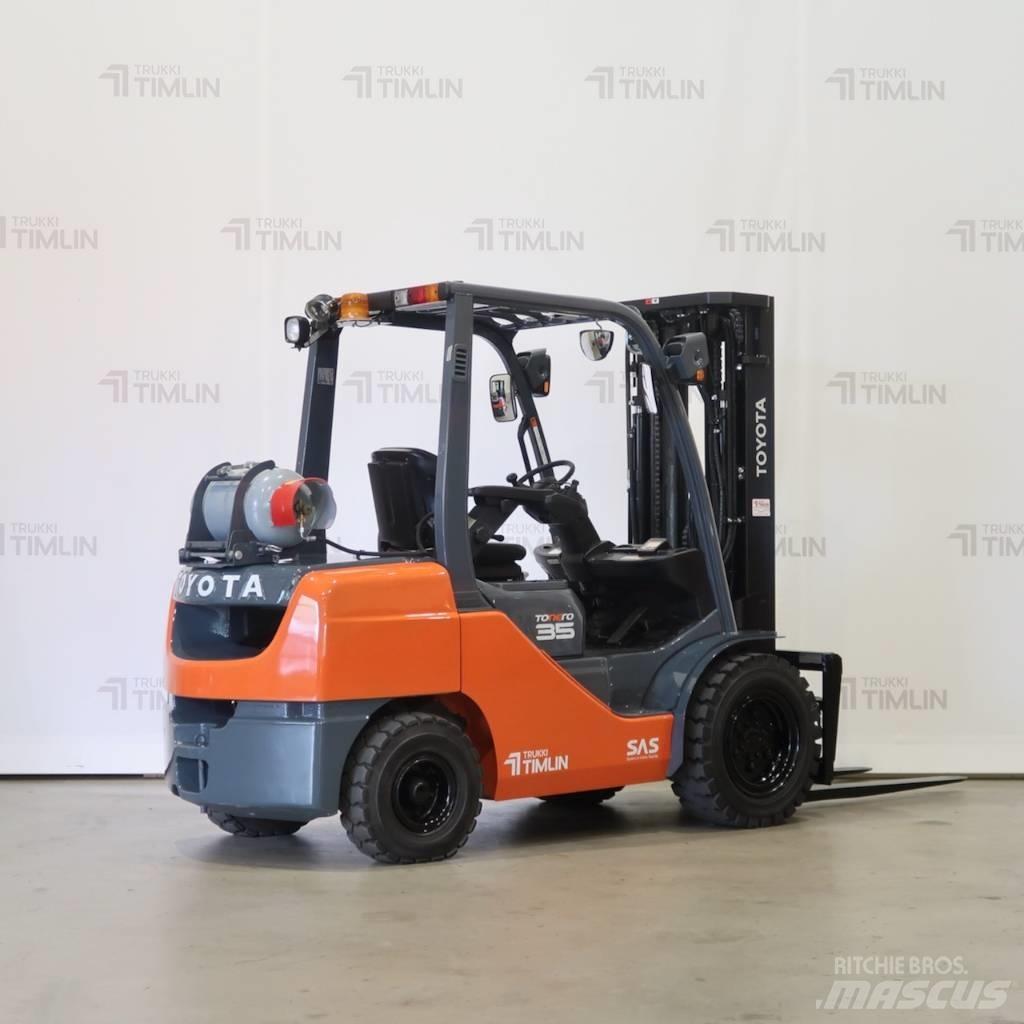 Toyota 02-8FGJF35 Περονοφόρα ανυψωτικά κλαρκ με φυσικό αέριο LPG