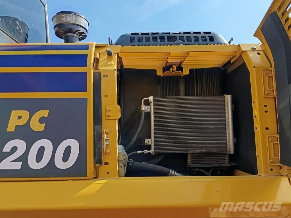 Komatsu PC 200 Εκσκαφείς με ερπύστριες